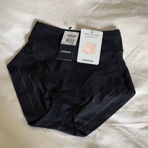 Leonisa Stripe Undetectable
Lace Classic Shaper Panty SMALL